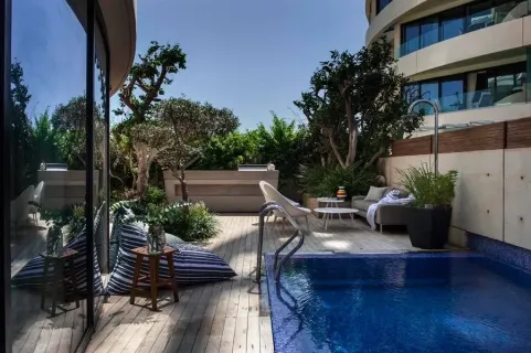 38254851_1981381921893286_7896343274011492352_n