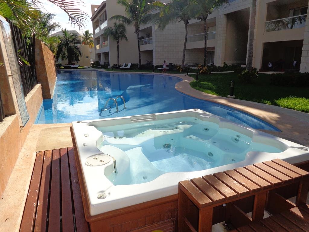 ג'קוזי לבחוץ Wisteria