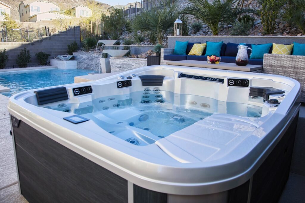 ג'קוזי דגם EagleCrest בחוץ