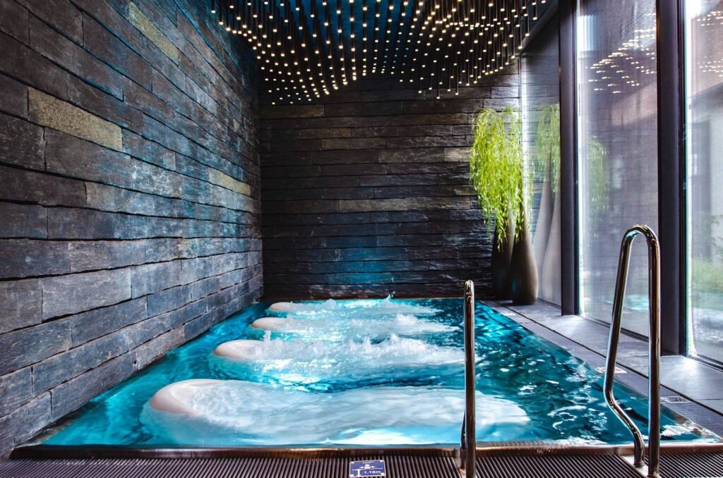 ג'טים ומערכות עיסוי לבריכה