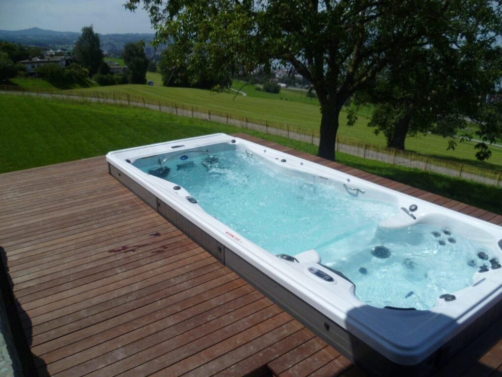 בריכת שחיה Momentum