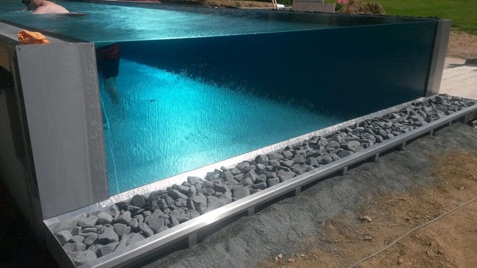 ספרטה_ספא_גלישה_חזית_שקוף_SPILLAWAY_משולב_נירוסטה_