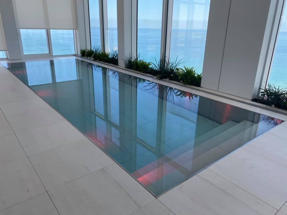 בריכה נירוסטה ורצפה הידראולית בפנטהאוז