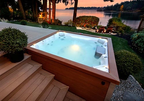 ג’קוזי עץ לגינה